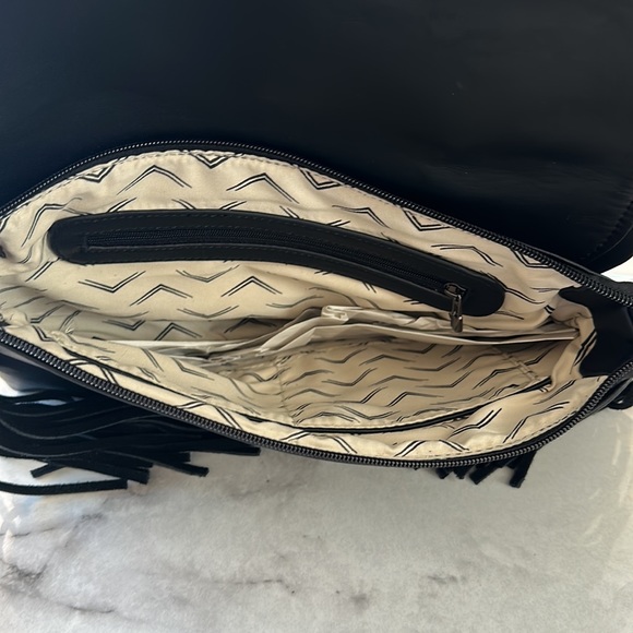 NWT Clutch/Crossbody Bag!🌷 - Picture 3 of 4